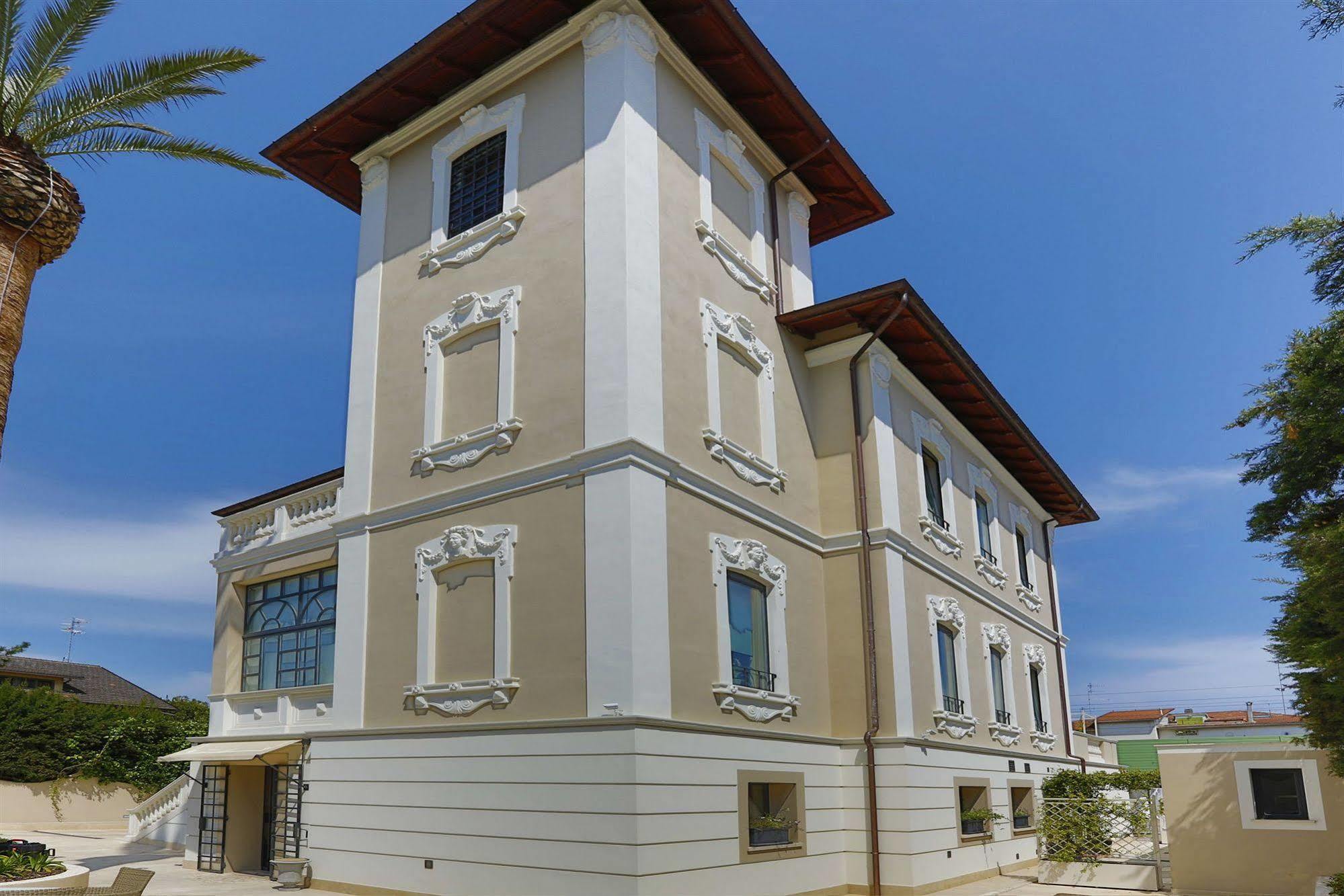 Hotel 900 จูเลียโนวา ภายนอก รูปภาพ
